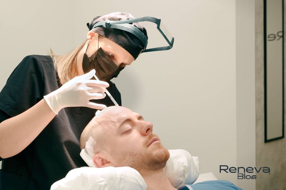 Mennyi idő alatt nő ki a haj hajbeültetés után?